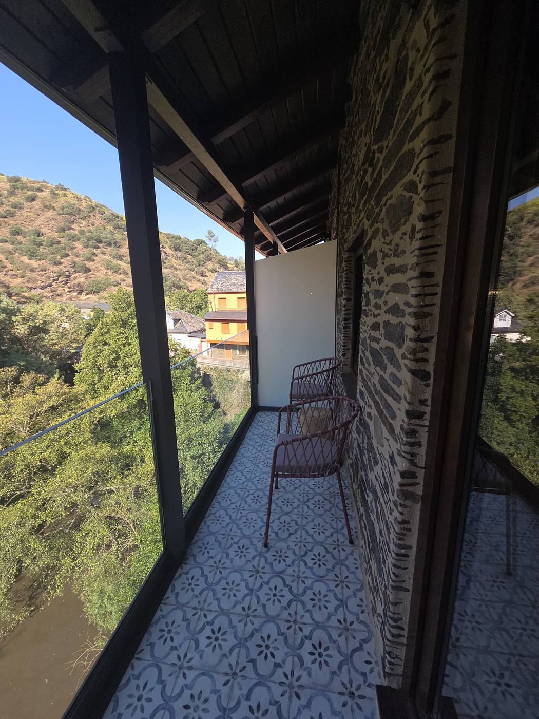 Terraza acristalada de la Suite La Pala