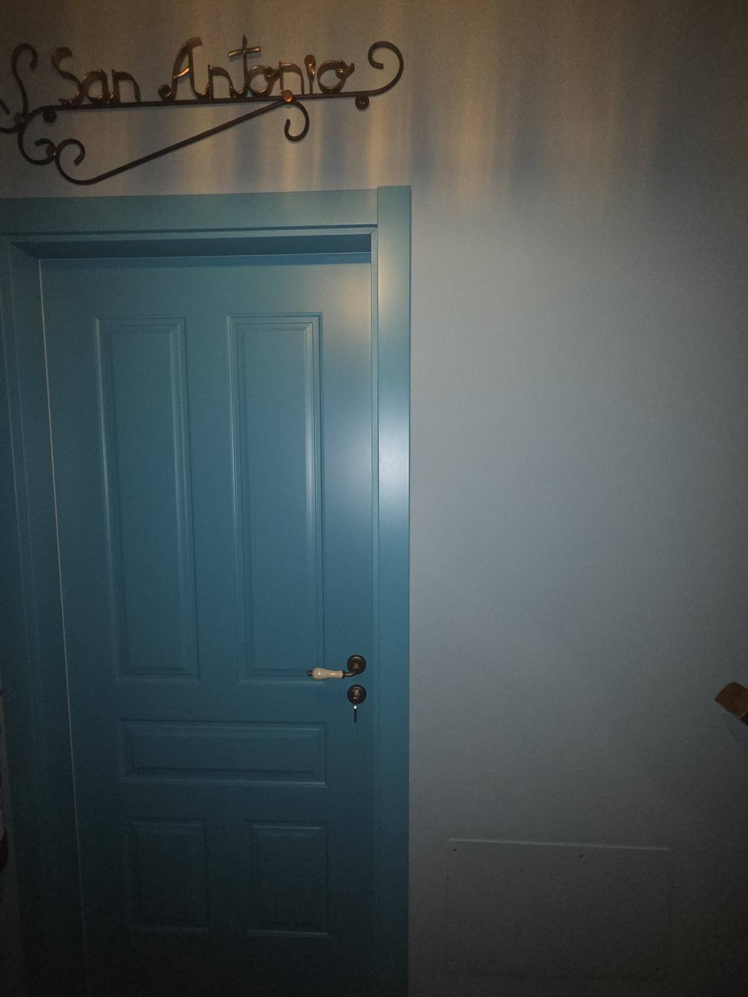 Puerta de entrada del Apartamento San Antonio
