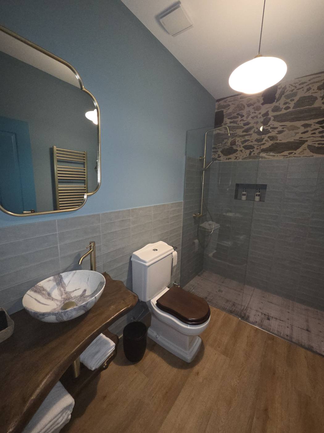 Baño completo del Apartamento San Antonio